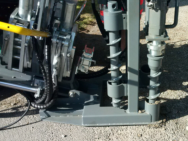 hydraulische Verankerung Spühlbohranlage hydraulic ancorage HDD drilling © TERRA AG, Reiden, Switzerland